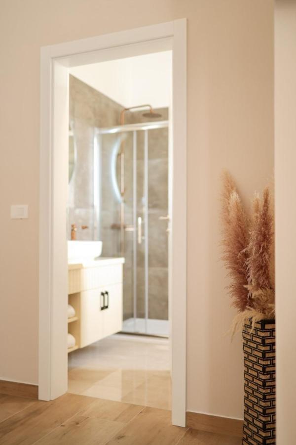 Castello Exclusive Rooms With Breakfast - By Ta Leut Agency Privlaka  Exterior photo
